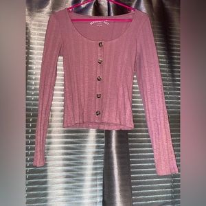 Nice dress/date top. Perfect for fall!